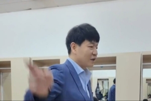 开云网站-邱彪更衣室训话：辽宁4冠不是天上掉馅饼 是机会就投&amp;人人防守