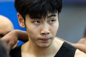 开云线上入口-张博源赶赴波特兰参加耐克篮球峰会 出发前参加中国U19男篮教学赛