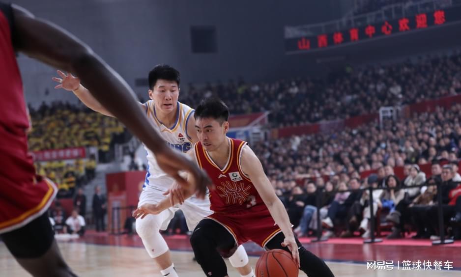 开云网站-山西三连败后再遭打击？这次被自家球迷坑惨了：吐口水或被重罚？