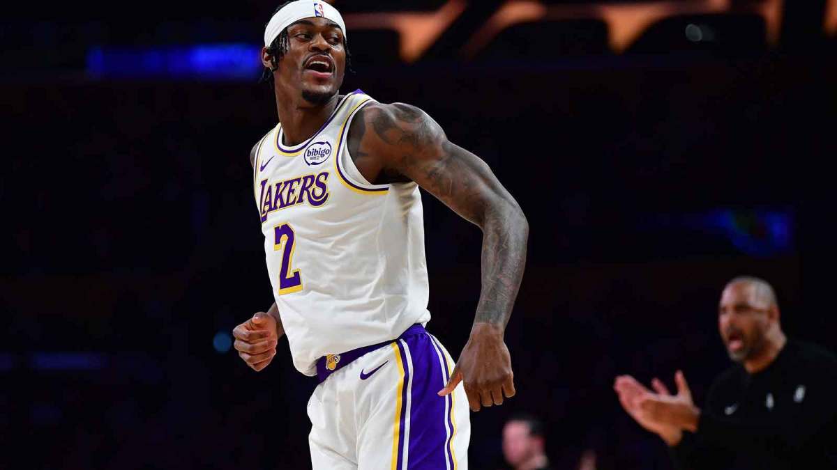 开云下载-湖人球迷感谢范德比尔特在打勇士时，化解东契奇和主帅的紧张气氛